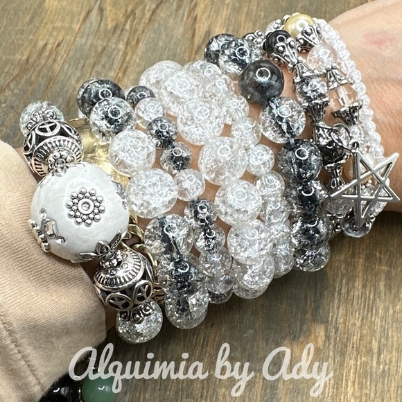 Crackled Quartz 8mm beads and amber pearls bracelet/ minimalist - Picture 2 of 9